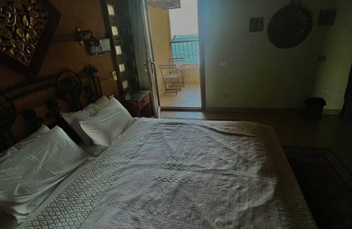 Ar-Raml 1 Apartment | Charming 2-bedroom apartment with WiFi, AC in marvelous Alexandria Governorate