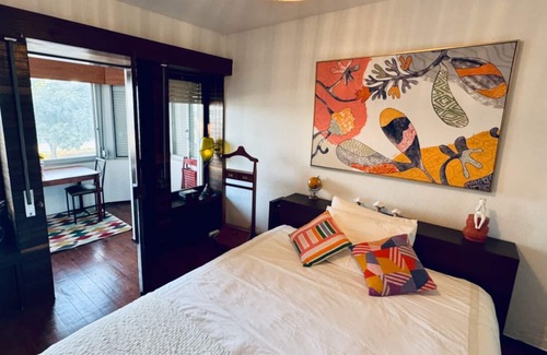 Carcavelos Apartment | Charming 2-bedroom apartment with WiFi in Carcavelos