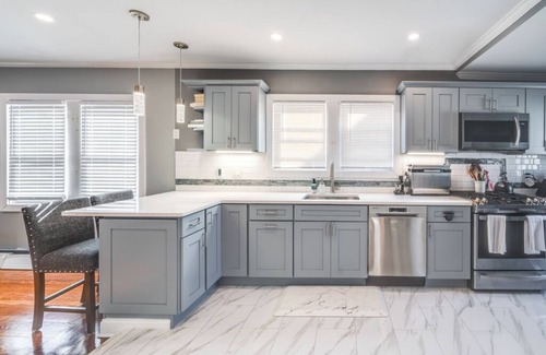 East Massapequa Apartment | Charming 2-bedroom apartment with WiFi, AC in lovely Massapequa