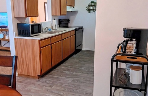 Osawatomie Apartment | Charming 2-bedroom apartment in peaceful Osawatomie Mid Term Stays