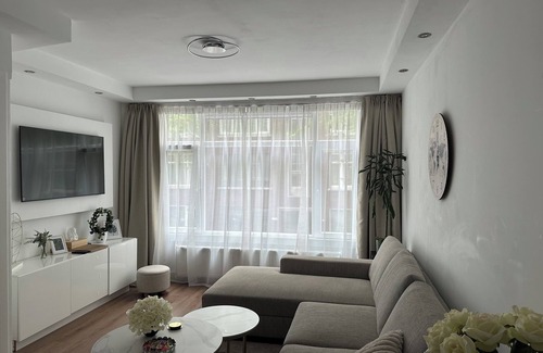 Carnisse Apartment | Charming 2-bedroom apartment in Rotterdam with city views