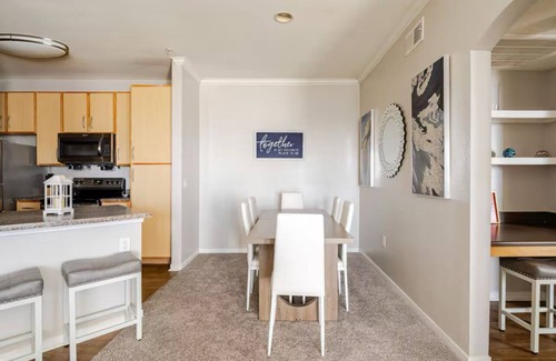 Galveston Apartment | Charming 2-bedroom apartment with AC and WiFi in delightful Galveston