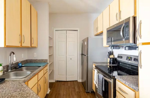 Galveston Apartment | Charming 2-bedroom apartment with AC and WiFi in delightful Galveston