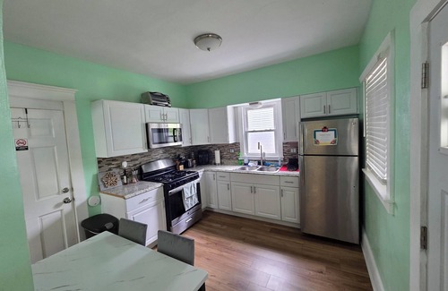 Rochester Apartment | Charming 2-bedroom apartment in terrific Rochester with WiFi