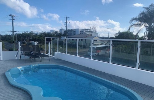 Bargara Apartment | Charming 2-bedroom apartment in Bargara, one street back from the beach