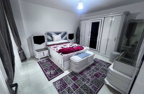 New Cairo Apartment | Charming 2-bedroom apartment with AC, and WiFi in Enchanting Cairo Governorate