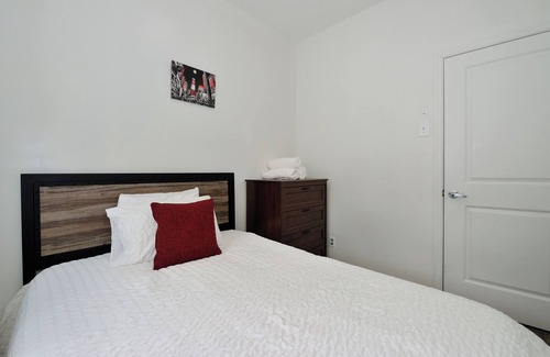 Ocean Hill Apartment | Charming 2-bedroom apartment in Brooklyn