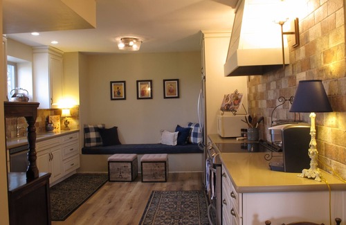 Prescott Apartment | Charming 2-bedroom apartment in delightful Prescott. Views! Close to downtown!