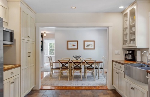 Rockport Apartment | Charming 2-bedroom apartment in serene Rockport neighborhood