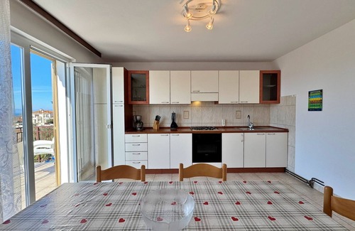 Barusici Apartment | Charming 2-bedroom apartment with Sea View, Pets-Friendly in Ljutići