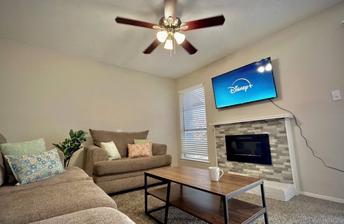 Sherman Apartment | Charming 2-bedroom apartment with AC, washer/dryer, WiFi in Sherman and pool