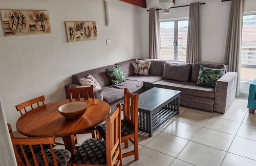 Ballito Apartment | Charming 2-bedroom apartment in Ballito with AC, WiFi. Enjoy your stay