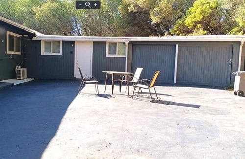 Auburn Apartment | Charming 2-bedroom apartment with WiFi, AC in serene Auburn