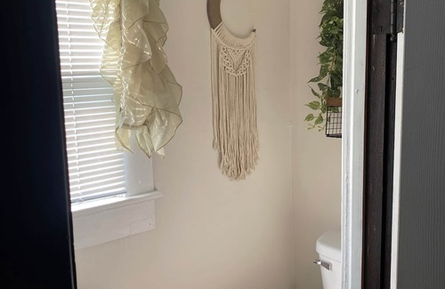 Wabash Apartment | Charming 2-bedroom apartment with WiFi, AC in Wabash. Great location