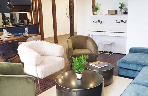 3rd Arrondissement Apartment | Charming 2-Bedroom Apartment in Marais area-Paris with AC