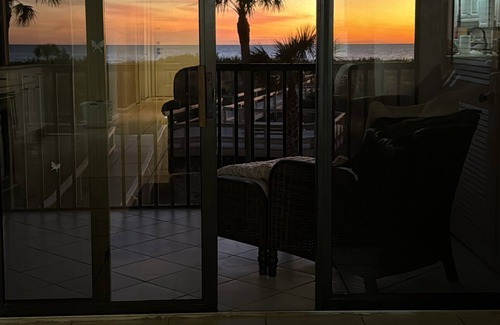 Siesta Key House | Charming 2-bedroom beach front condominium in Siesta Key