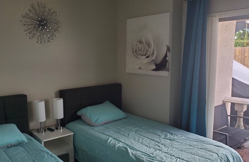 Tamiami Bed & Breakfast | Charming 2-bedroom bed & breakfast in fabulous Miami with AC,