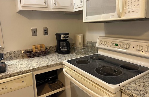Basye House | Charming 2-bedroom Bryce Resort Townhouse. Wifi. Pool. Ski. Activity Center.