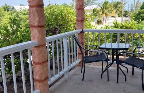 Staniel Cay House | Charming 2-Bedroom House in Tranquil Staniel Cay near Thunderball Grotto