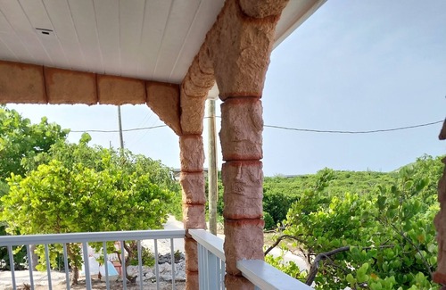 Staniel Cay House | Charming 2-Bedroom House in Tranquil Staniel Cay near Thunderball Grotto