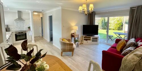 Trimley House | Charming 2 Bedroom Bungalow with open plan living