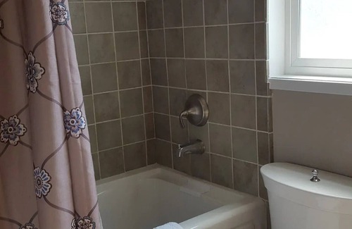 Fort Bragg Cottage | Charming 2-bedroom cottage in lovely Fort Bragg with WiFi
