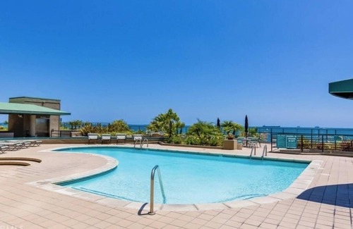 Bluff Park Condo | Charming 2-bedroom condo in delightful Long Beach with AC, WiFi