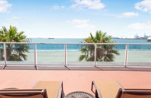 Bluff Park Condo | Charming 2-bedroom condo in delightful Long Beach with AC, WiFi