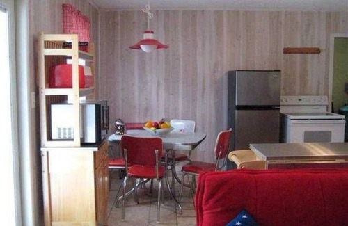 Kingsland Cabin | Charming 2-bedroom cabin in Kingsland with boat lift, lake access, WiFi and AC