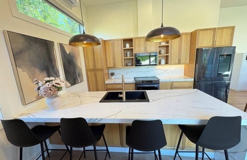 Central Okanagan House | Charming 2-bedroom bungalow in beautiful West Kelowna on the wine trail