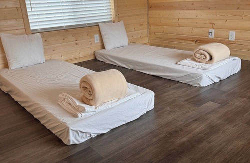 Moab South Valley Cabin | Charming 2-bedroom cabin #103 with AC, Wi-Fi in delightful Moab