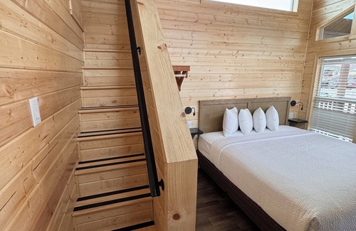 Moab South Valley Cabin | Charming 2-bedroom cabin #103 with AC, Wi-Fi in delightful Moab