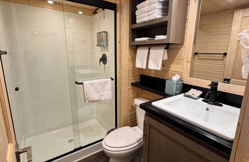 Moab South Valley Cabin | Charming 2-bedroom cabin #105 in amazing Moab with AC, WiFi