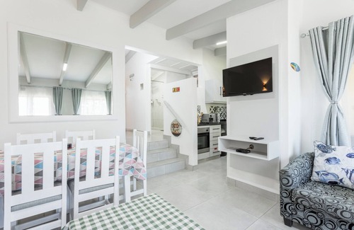 Shaka's Rock Ski Chalet | Charming 2-bedroom chalet with sea views in a fabulous resort
