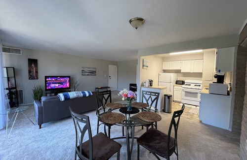 Annandale Condo | Charming 2-bedroom condo with WiFi, AC in peaceful Annandale