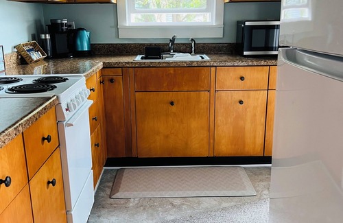 Bear Lake Cottage | Charming 2-bedroom cottage on Bear Lake