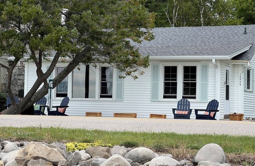Bear Lake Cottage | Charming 2-bedroom cottage on Bear Lake