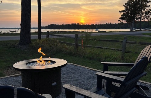 Bear Lake Cottage | Charming 2-bedroom cottage on Bear Lake
