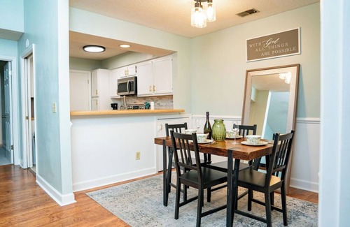 Rosewood Condo | Charming 2-bedroom condo with WiFi, AC in superb Columbia