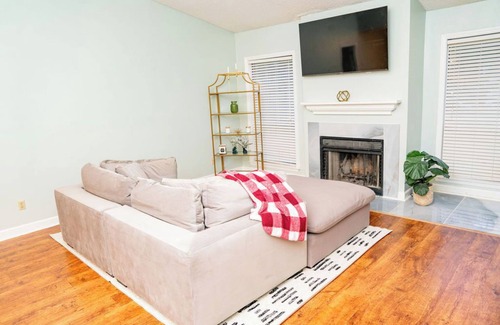 Rosewood Condo | Charming 2-bedroom condo with WiFi, AC in superb Columbia