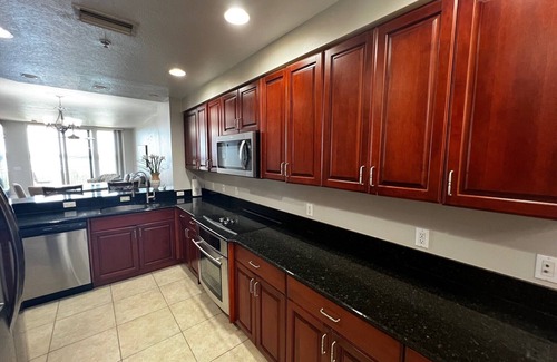 Riviera Dunes Condo | Charming 2-bedroom condo with fitness room and AC in fabulous Palmetto