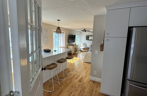York Beach Condo | Charming 2-bedroom condo across from Long Sands