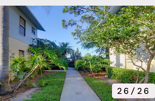 Stuart Condo | Charming 2-bedroom condo with AC, WiFi in quaint Stuart