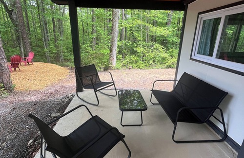 Mentone House | Charming 2-bedroom container house in lovely Mentone with WiFi, AC, NO PETS