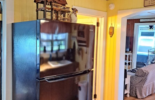 Micanopy Cottage | Charming 2-bedroom cottage in nice Orange Lake with AC, WiFi