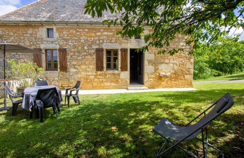 Borreze Cottage | Charming 2-Bedroom Cottage with Modern Comfort in Peaceful Hamlet near Sarlat