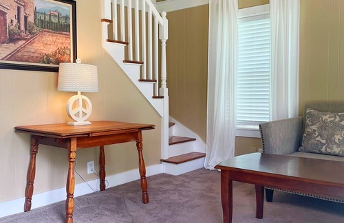 Blair Heights Cottage | Charming 2-bedroom cottage with WiFi and AC in peaceful Madison