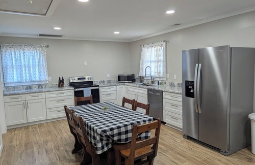 Camden Cottage | Charming 2-bedroom cottage with AC, WiFi in lovely Camden