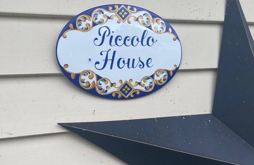 The Galena Territory Cottage | Charming 2-bedroom cottage in enjoyable Galena with fitness room, WiFi