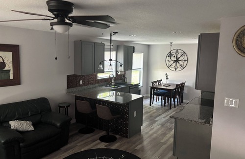 Odessa Cottage | Charming 2-bedroom cottage in Odessa Fl. Minutes from Airport